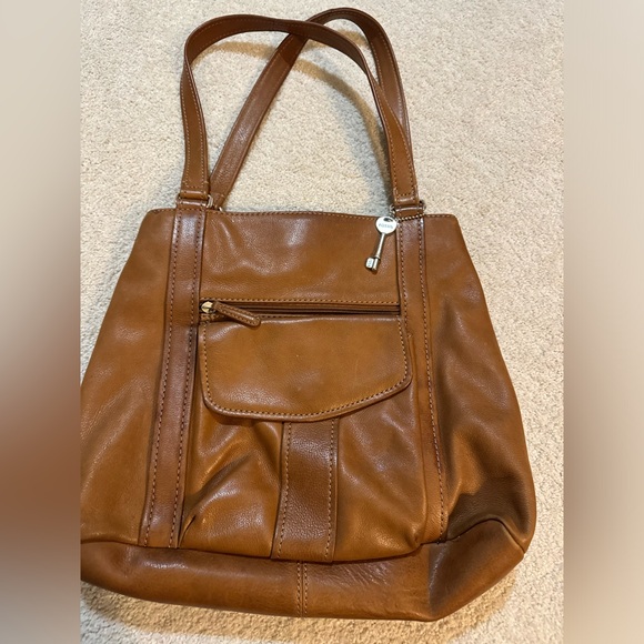 Fossil handbag purse. Soft brown leather. Zipper closures, zippered front pocket - Picture 8 of 12